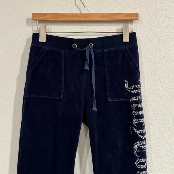Juicy Couture Velour Track Sweats Navy blue, Rhinestone Script Size Medium Y2K - Picture 4 of 8